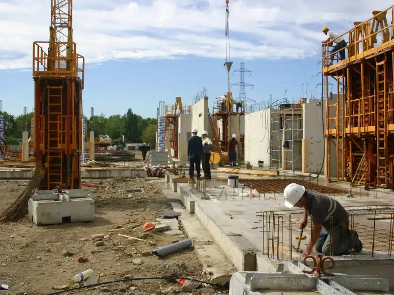 Cantierizzazione e servizi di cantiere: cosa deve essere previsto prima di iniziare i lavori?